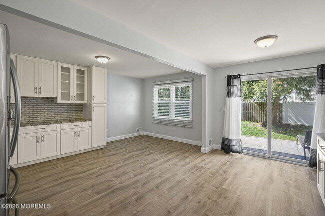 Building Photo - 6 Rockwell Cir