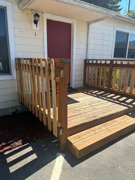 Building Photo - 755 NW 5th St