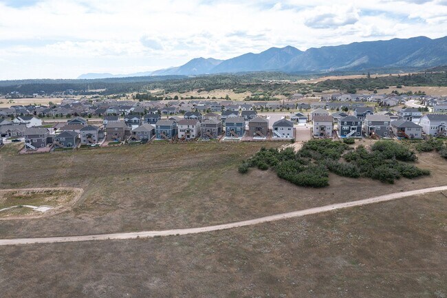 Building Photo - 15898 Little Bluestem Rd