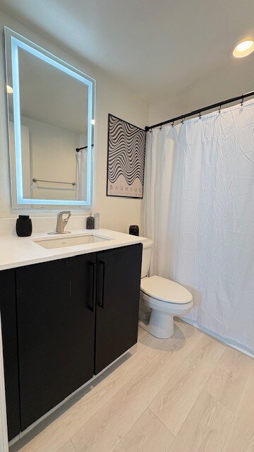 Building Photo - 7501 E Treasure Dr