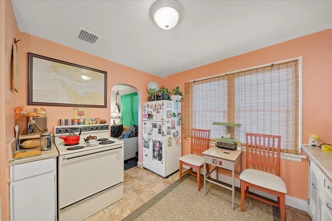 Building Photo - 2722 W Sinto Ave