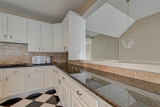 Building Photo - 14303 Reissen Ln