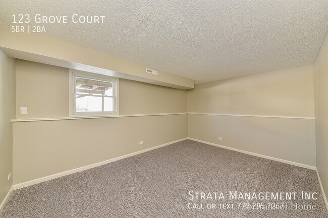Building Photo - 123 Grove Ct