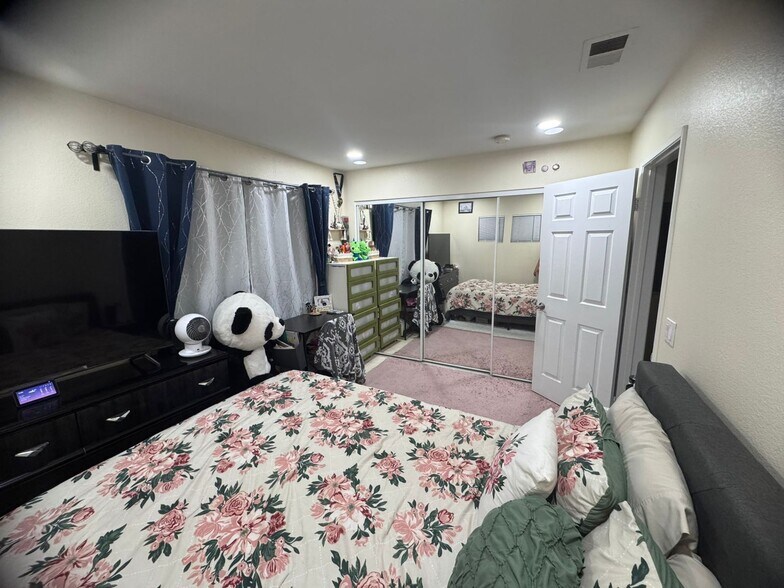 bedroom-2 - 9510 Compass Point Dr S