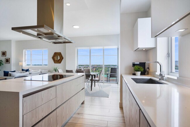 Primary Photo - 155 E Boca Raton Rd