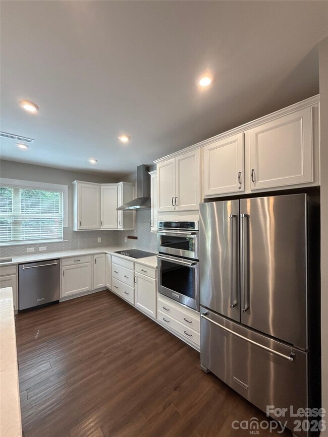 Building Photo - 17023 Soho Dr