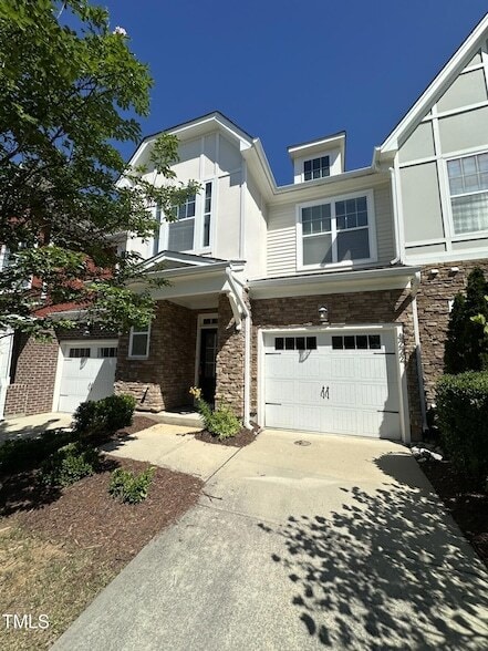 Building Photo - 4222 Vallonia Dr