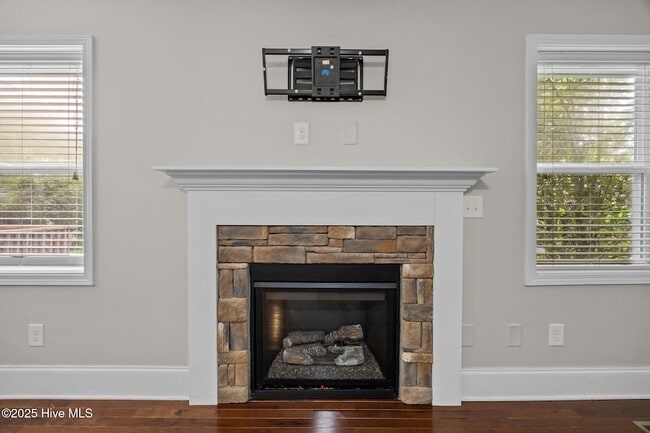 Building Photo - 123 Lightwater Dr