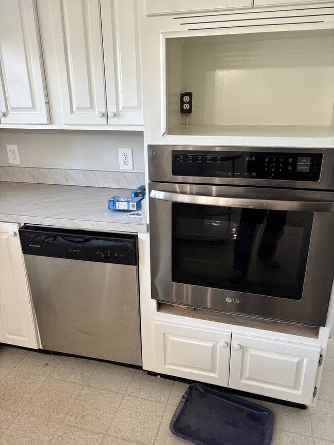 Building Photo - 2001 Michael Terrace