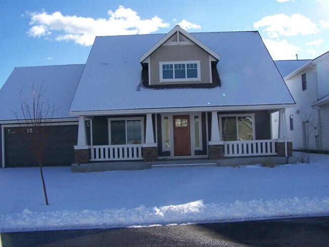 Building Photo - Near Sac Middle school and Morning Star Elem