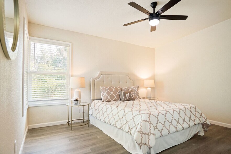 Building Photo - 462 Springwood Ln