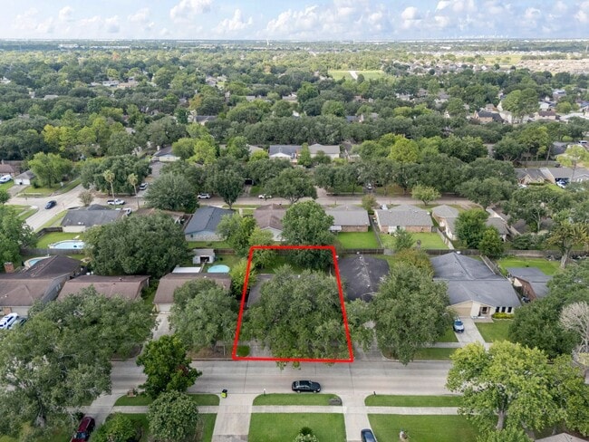 Building Photo - 2126 Turtle Creek Dr