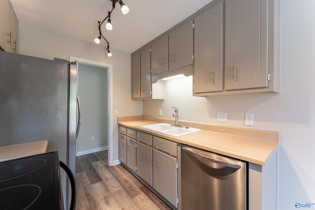 Building Photo - 107 Bridgestone Dr NE