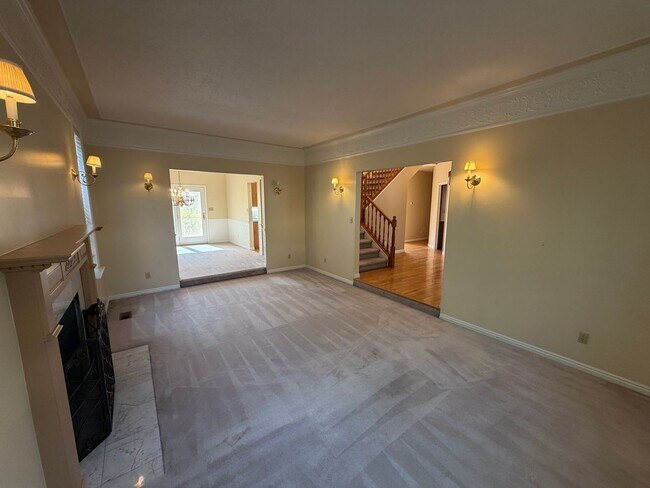 Building Photo - 479 S Palisade Dr