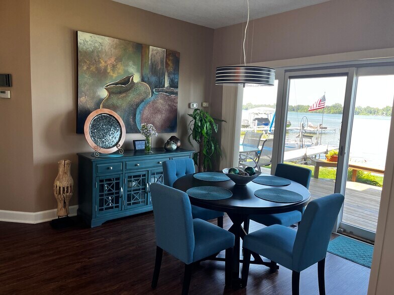 Dining - 536 Iyopawa Rd