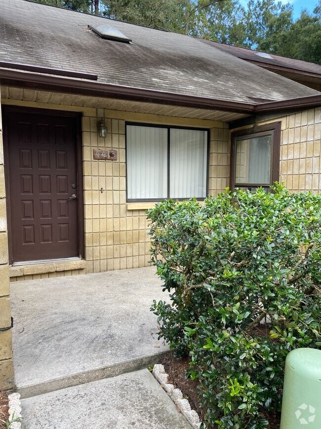 Building Photo - 2/2 in Greenleaf!
