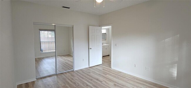 Building Photo - 2736 Penzance St