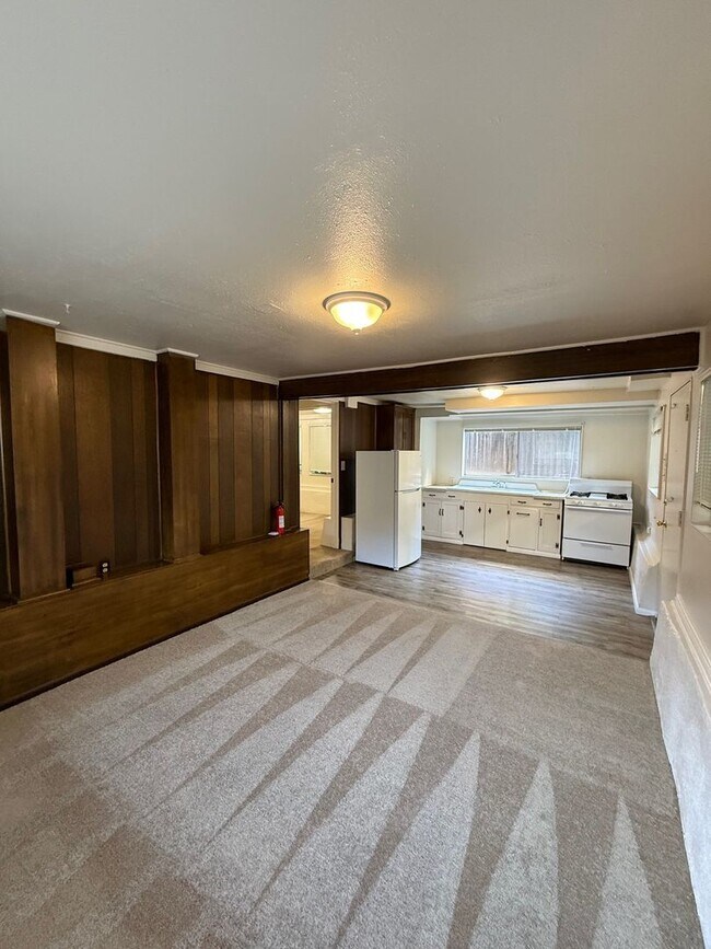 Building Photo - 720 Beaver St