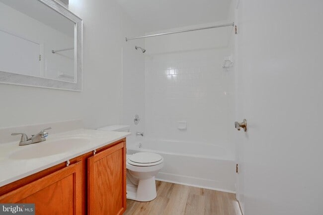 Building Photo - 3409 Howell Ct