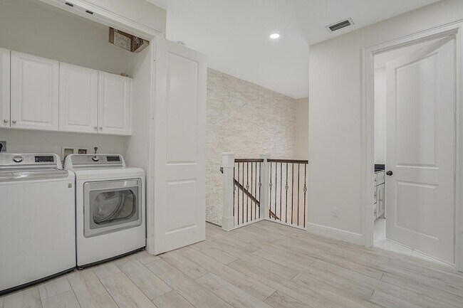 Building Photo - 138 Via Palma Ln