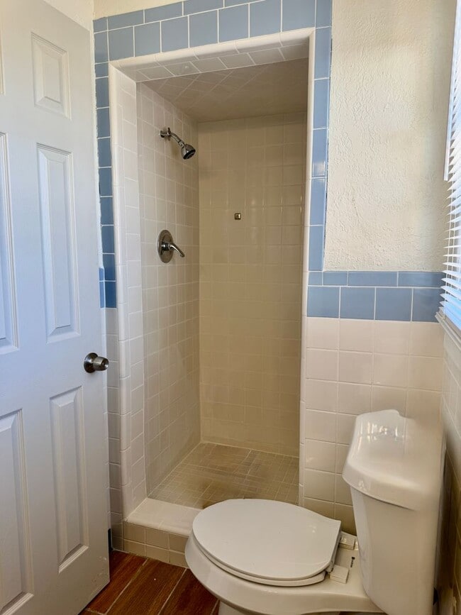 Building Photo - Fully Remodeled 4 Bedroom / 3 Bath Home with Two Primary Suites!