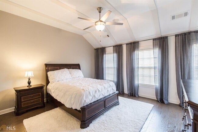 Building Photo - 3348 Turngate Ct