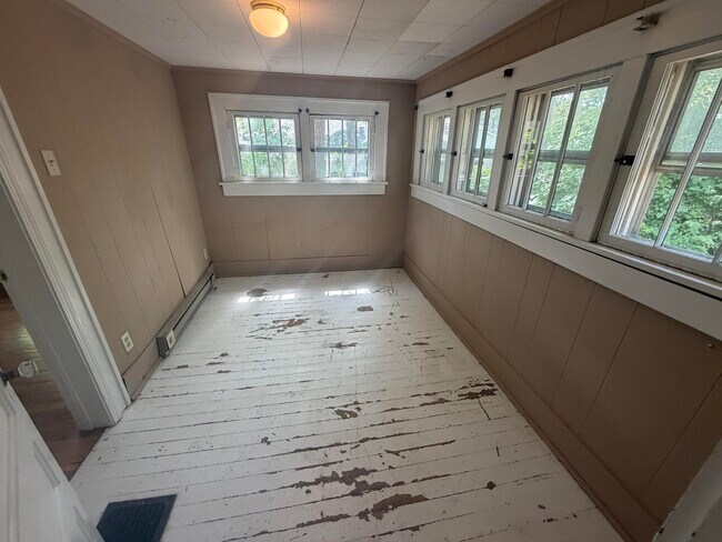 Building Photo - 207 Dorsey St