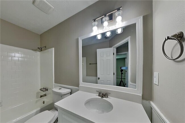 Building Photo - 1021 Orchard Mill Ln