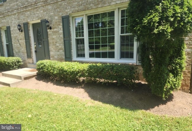 Building Photo - 10323 Snowpine Way