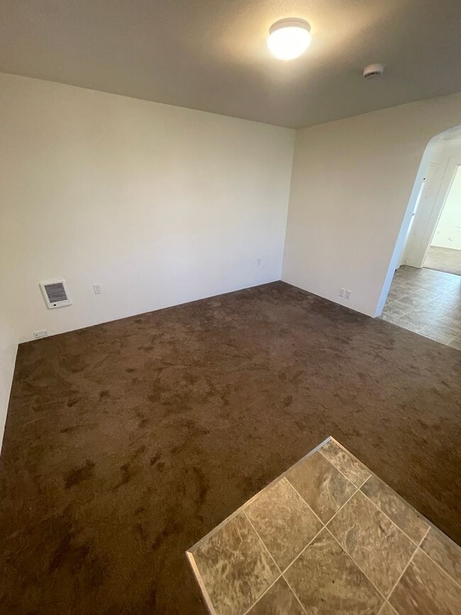 Building Photo - 530 Grove St