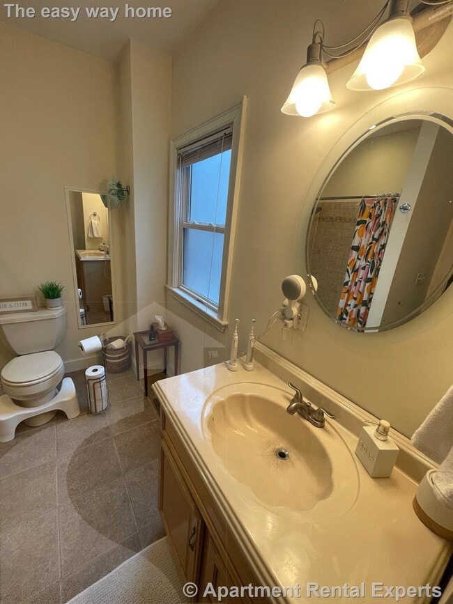 Building Photo - 23 Hall St