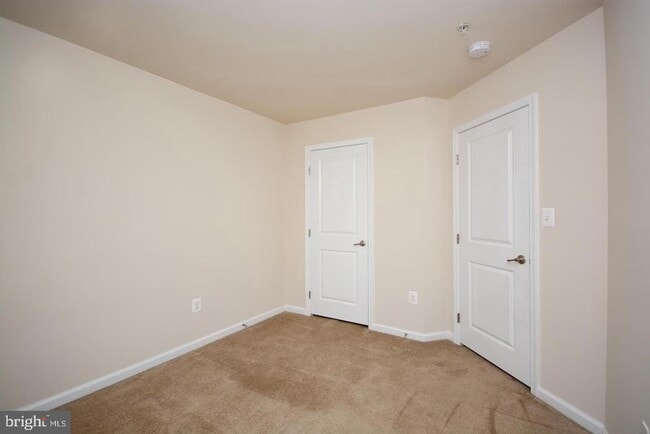 Building Photo - 405 Signal Ct