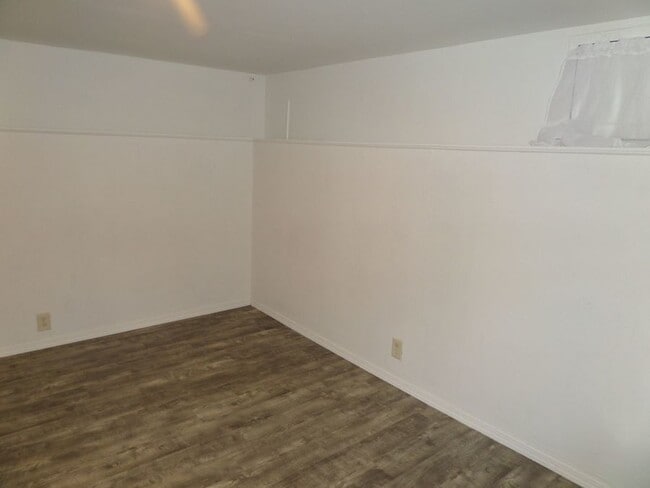 Building Photo - 6523 35th Ave SW