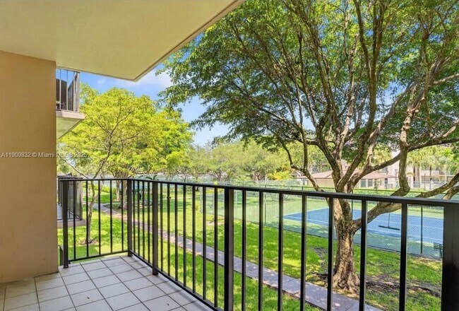 Building Photo - 13020 SW 92nd Ave