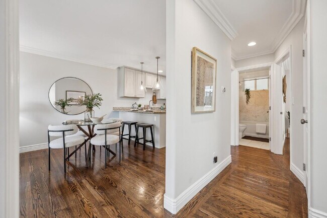 Building Photo - Beautiful 3 Bedroom 2 Bathroom Single Fami...