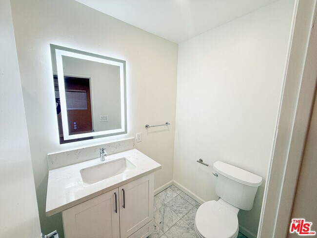 Building Photo - 1117 S Bedford St