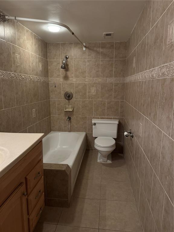 Building Photo - 105 4th Ave NE