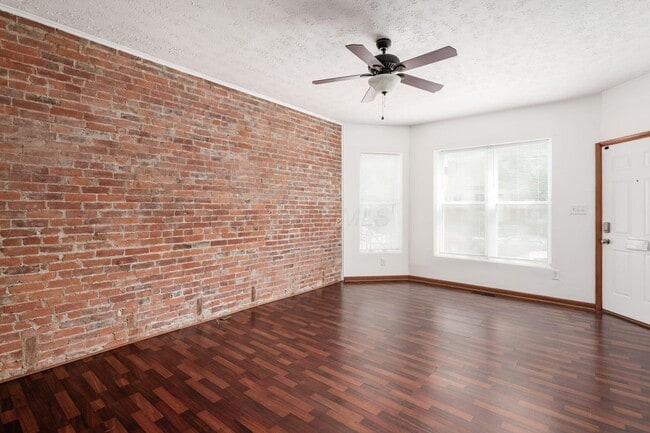 Building Photo - 846 Oak St