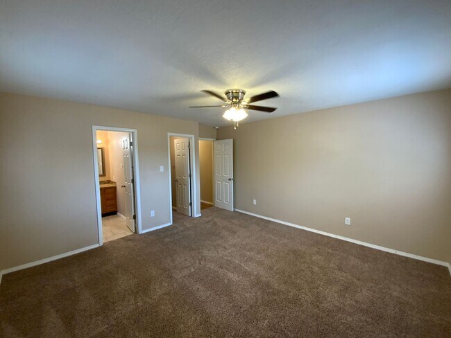 Building Photo - 3 Bedroom Single Story Home Available Near...