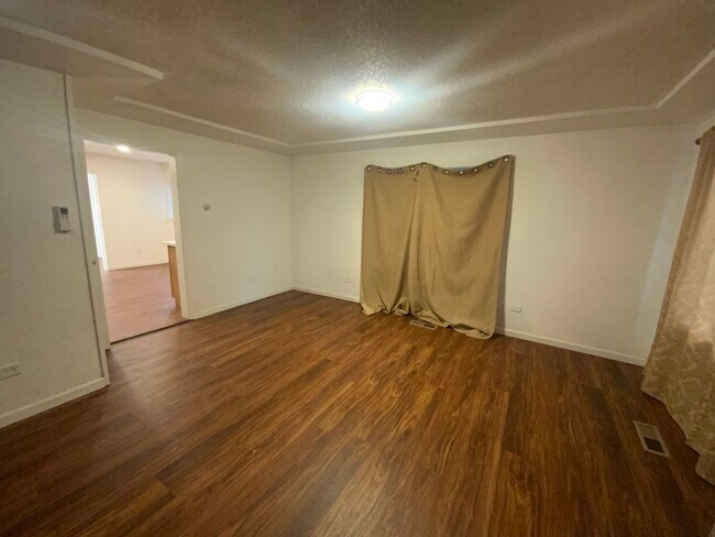 Building Photo - Beautiful Tacoma 4-Bedroom! Apply Today!