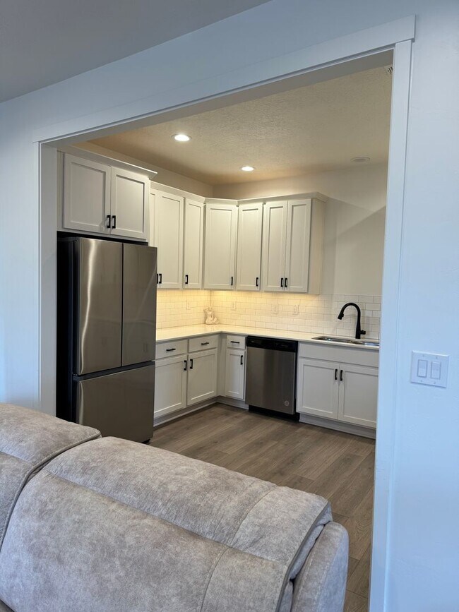 Building Photo - Gorgeous Home in Daybreak!!!