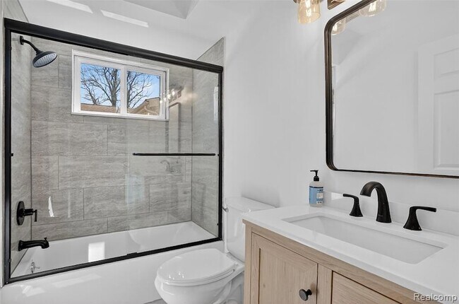 Building Photo - 4171 Mapleleaf Rd