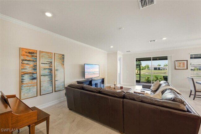 Building Photo - 28044 Sanibel Sands St