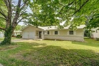 Building Photo - Adorable 3 bedroom, 1.5 bathroom home!