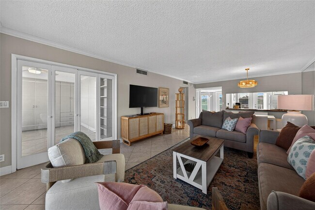 Building Photo - 3180 NE 48th Ct