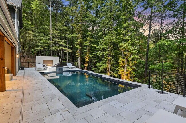 Building Photo - The Finest Furnished Upscale Executive Home, an Exquisite Luxury Rental, in Tega Cay for the Disc...