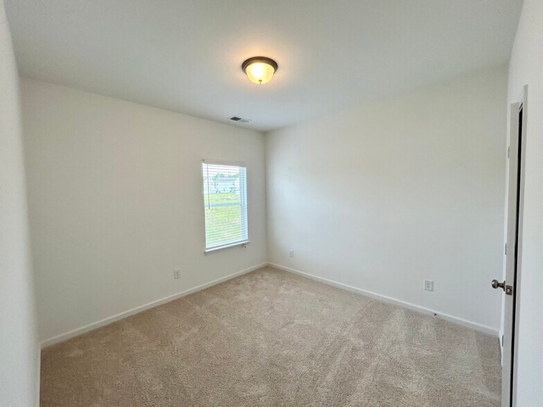 Building Photo - 206 Summerlin Dr