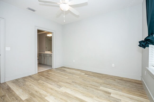 Building Photo - 2501 Bienville Blvd