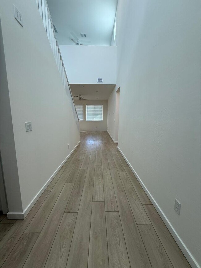 Building Photo - 17760 W Cassia Way