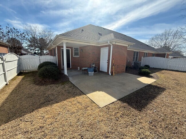 Building Photo - Great 3 Bedroom Twin Home in Ogletree Village